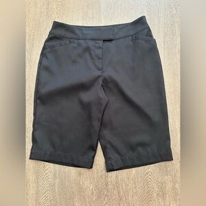 LIKE NEW TAIL WHITE LABEL BLACK SHORTS - Size 6 SKU:217